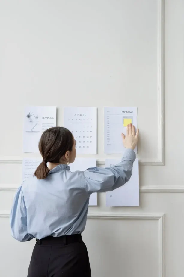 🔒 Disappear to Evolve: The Quiet Strategy Behind Massive Success