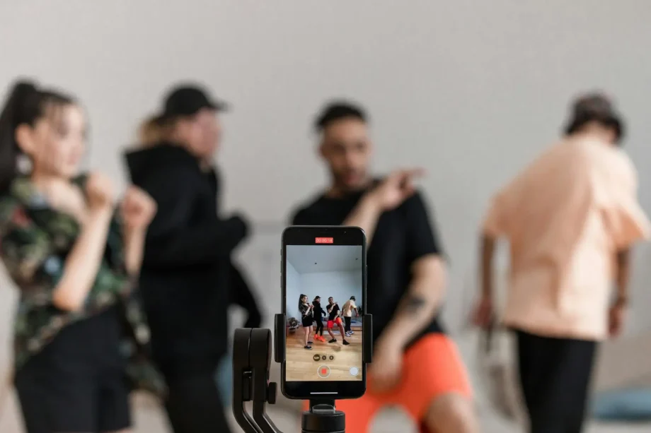 📑 Why Most Creators Are Failing (Even with Great Cameras) 